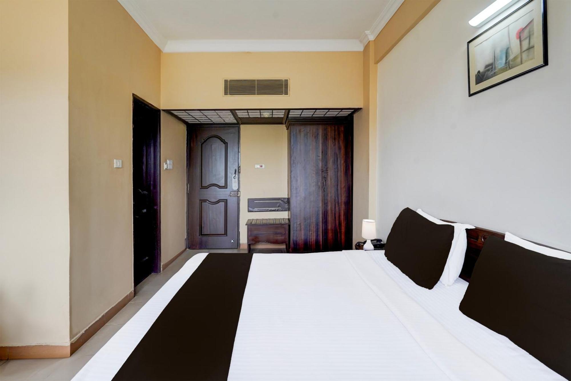 Super Townhouse Koyambedu Hotell Chennai Eksteriør bilde