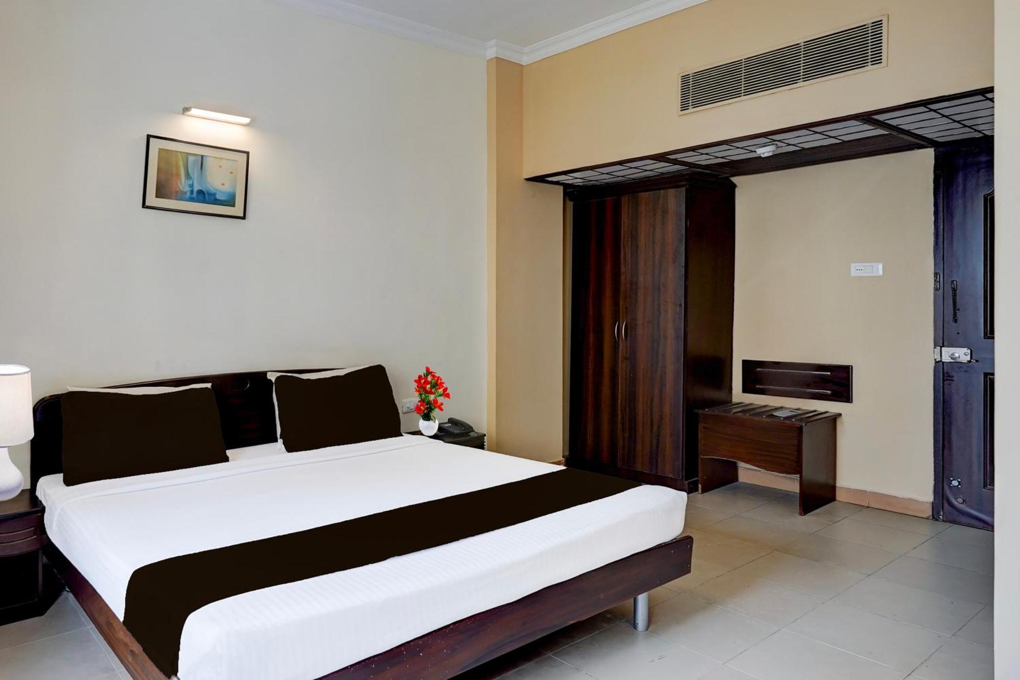 Super Townhouse Koyambedu Hotell Chennai Eksteriør bilde