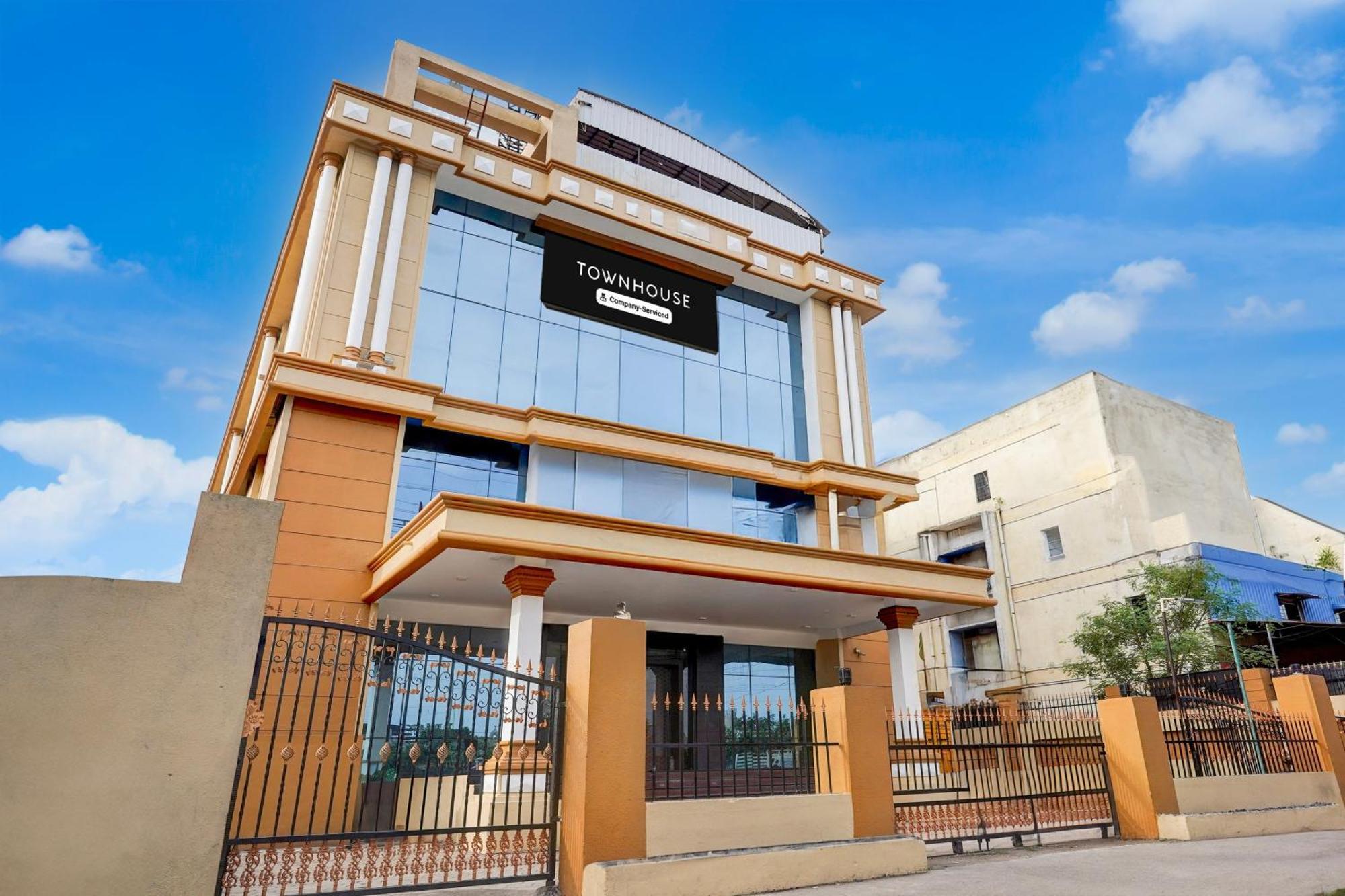 Super Townhouse Koyambedu Hotell Chennai Eksteriør bilde