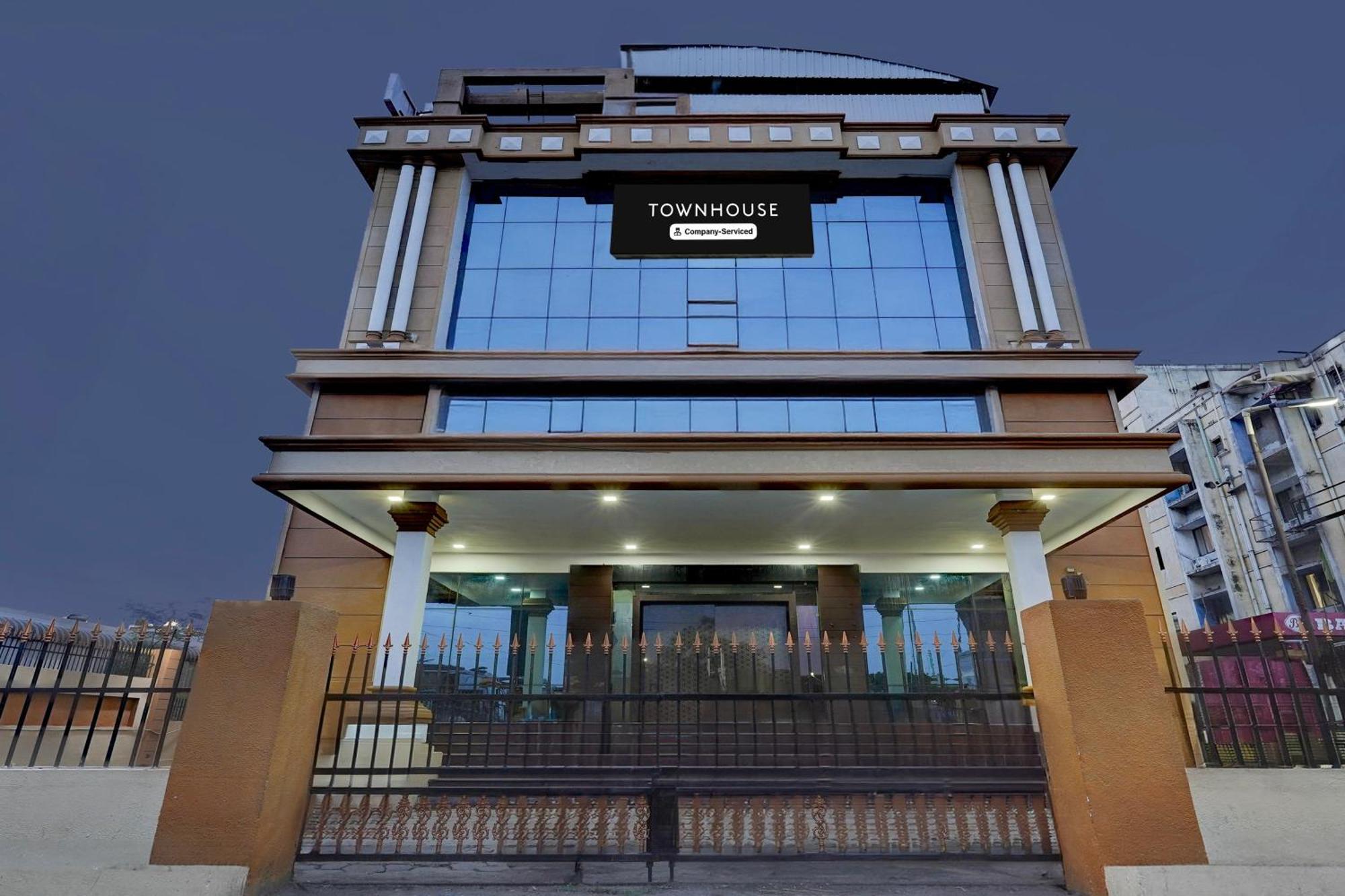 Super Townhouse Koyambedu Hotell Chennai Eksteriør bilde
