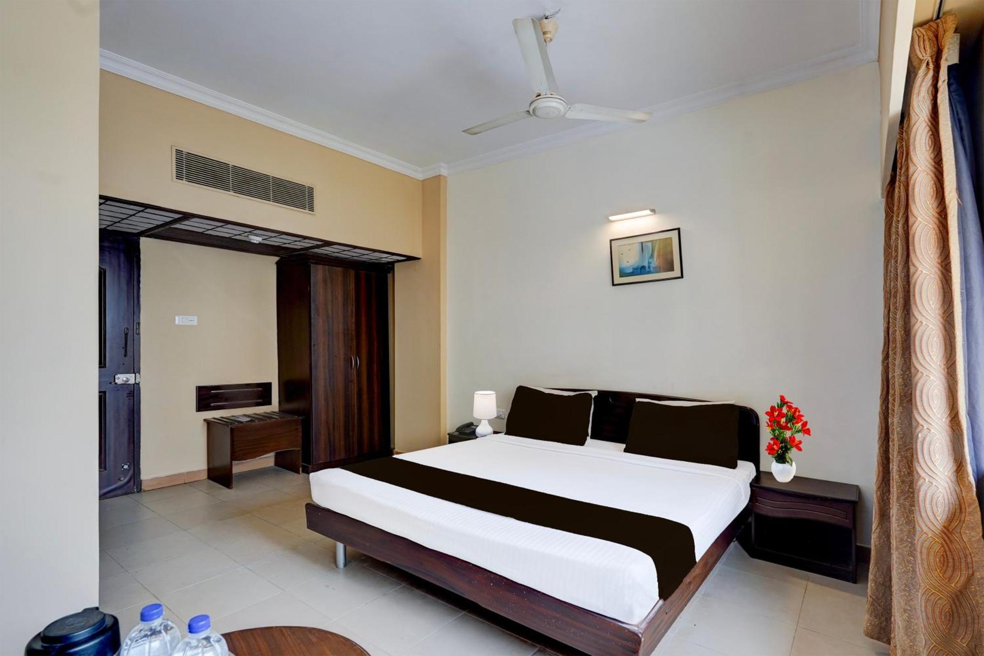 Super Townhouse Koyambedu Hotell Chennai Eksteriør bilde