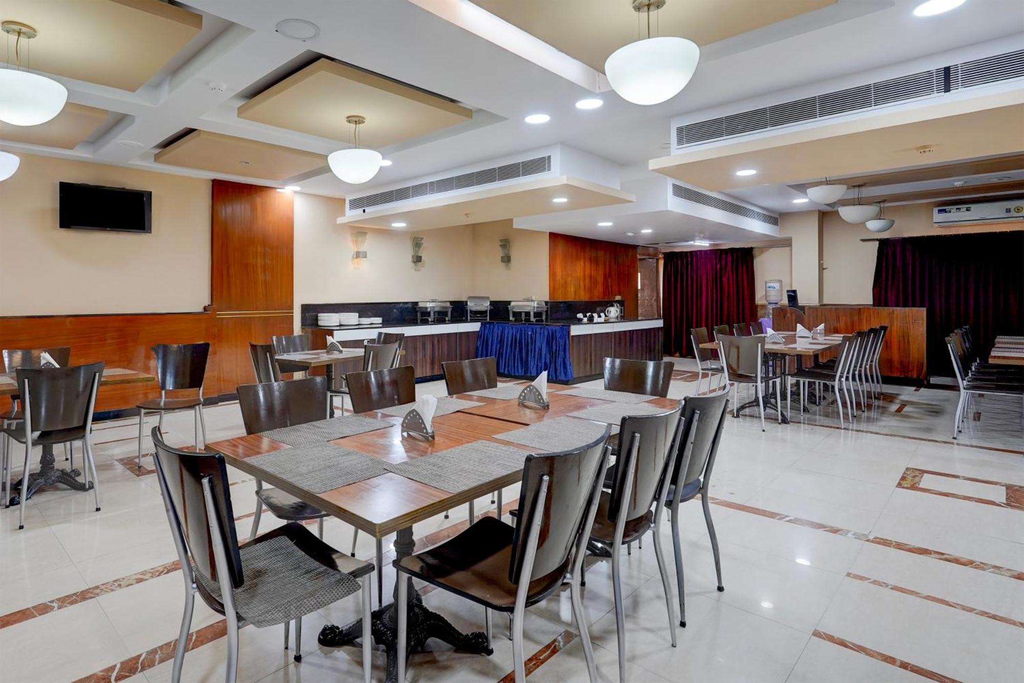 Super Townhouse Koyambedu Hotell Chennai Eksteriør bilde