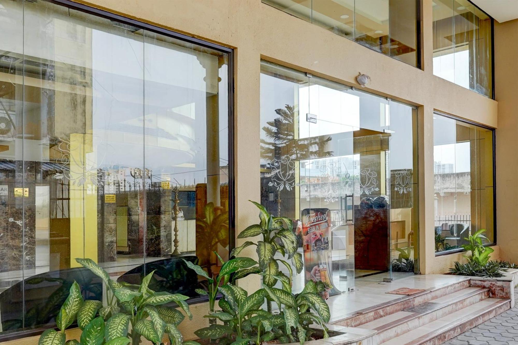 Super Townhouse Koyambedu Hotell Chennai Eksteriør bilde