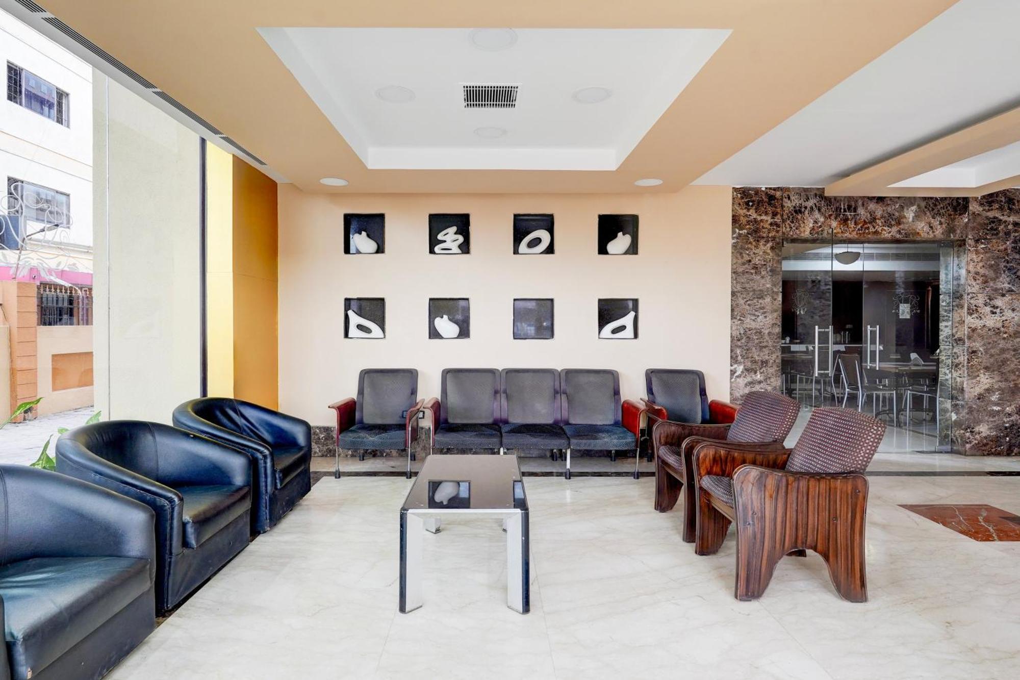 Super Townhouse Koyambedu Hotell Chennai Eksteriør bilde
