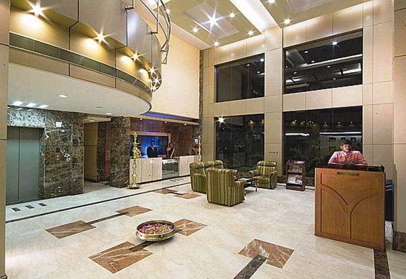 Super Townhouse Koyambedu Hotell Chennai Eksteriør bilde