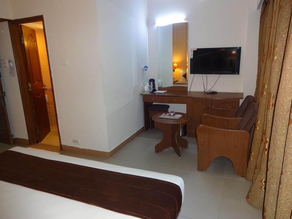 Super Townhouse Koyambedu Hotell Chennai Eksteriør bilde