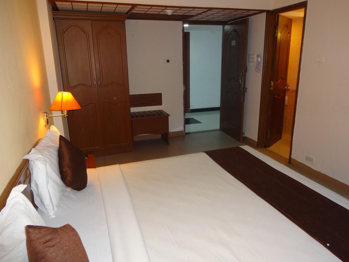 Super Townhouse Koyambedu Hotell Chennai Eksteriør bilde