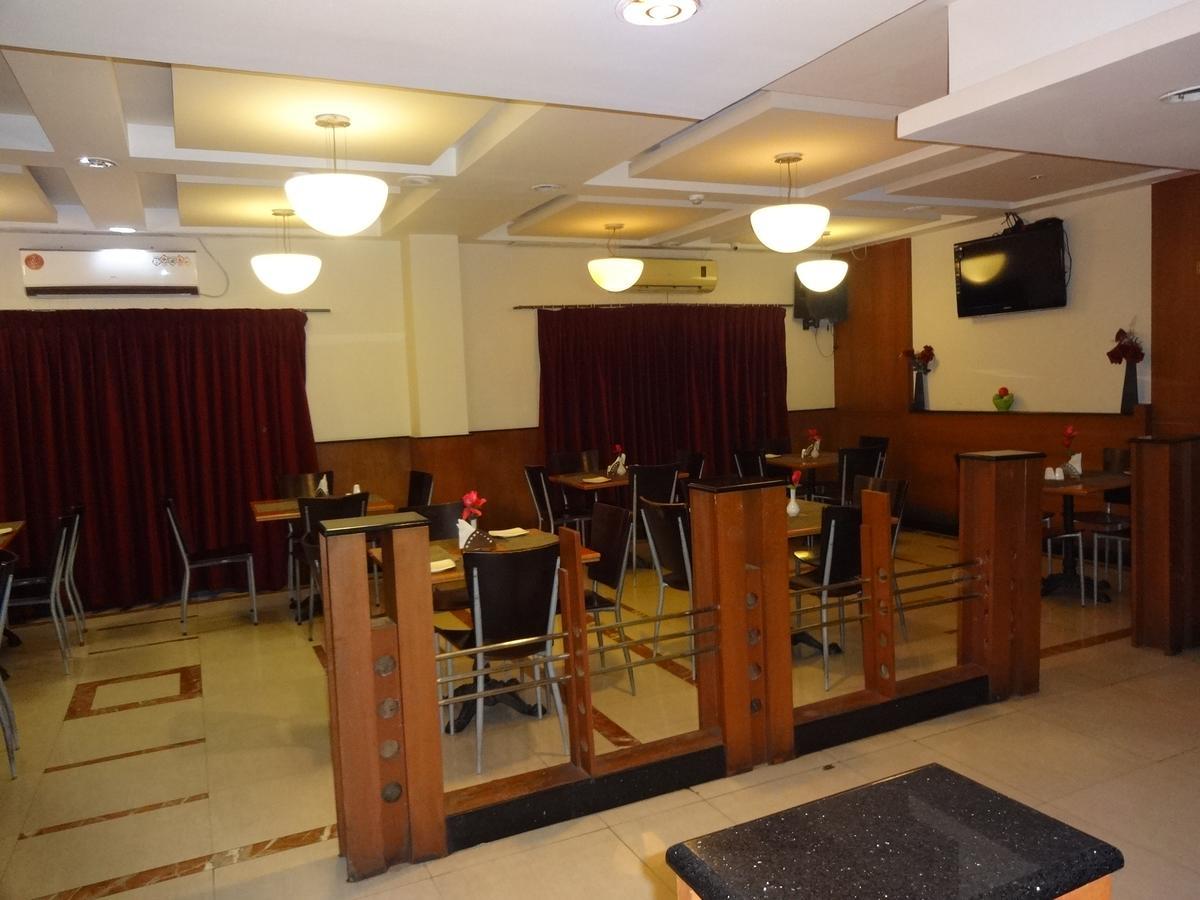 Super Townhouse Koyambedu Hotell Chennai Eksteriør bilde