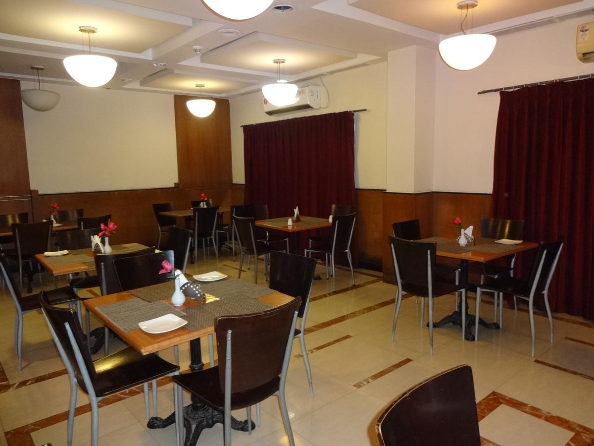 Super Townhouse Koyambedu Hotell Chennai Eksteriør bilde