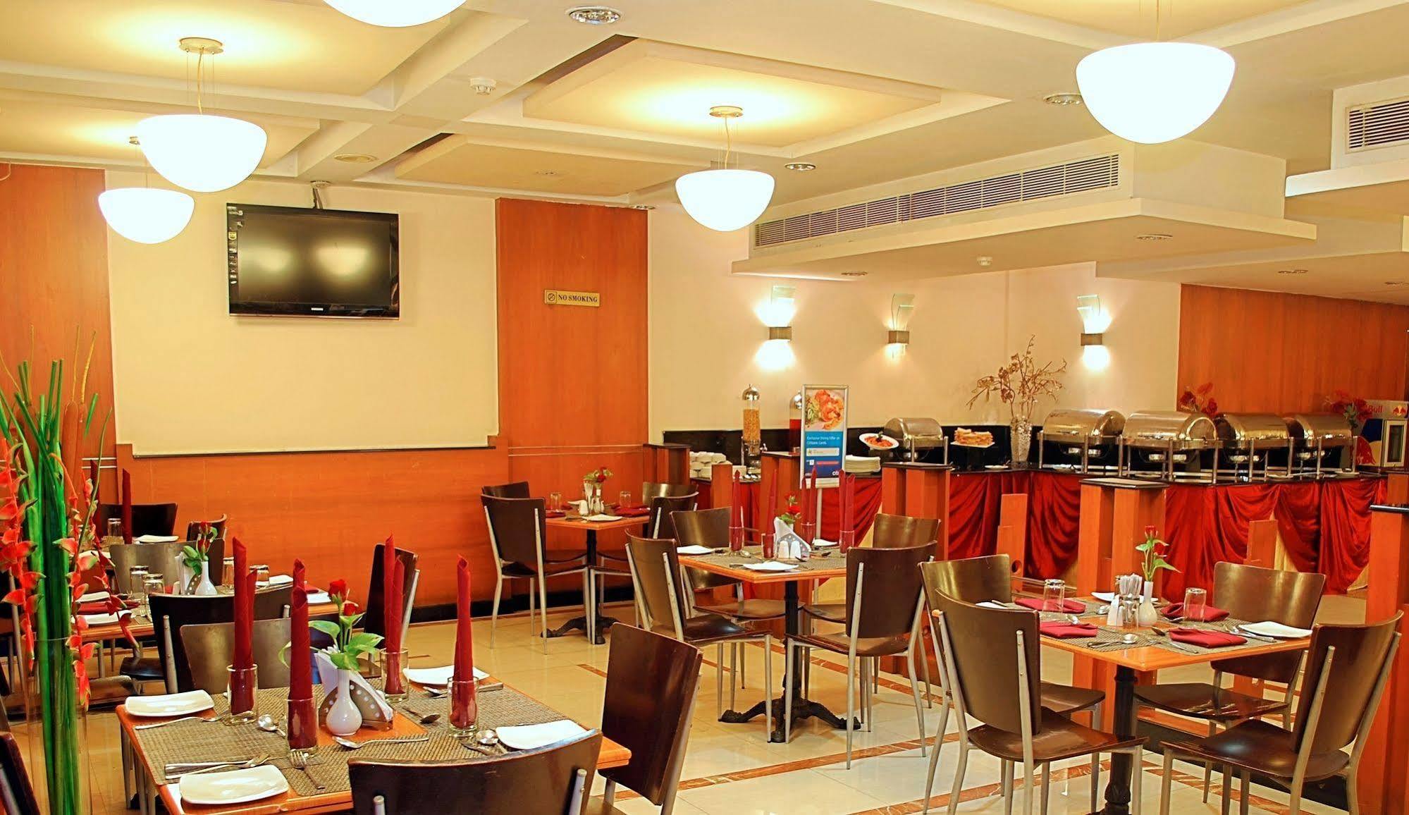 Super Townhouse Koyambedu Hotell Chennai Eksteriør bilde